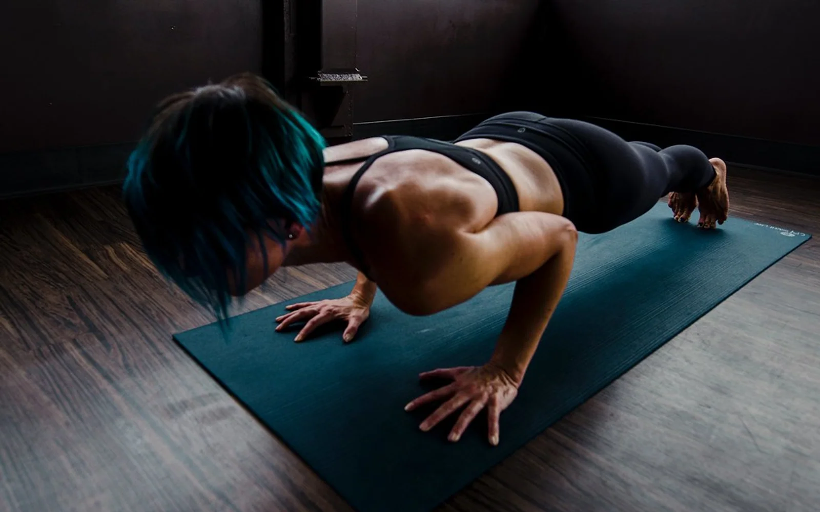 10 Best Home Workouts for Beginners (No Equipment Needed)